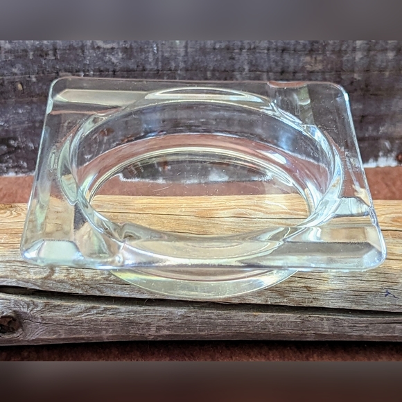 3 Vintage Glass Ashtrays - Picture 4 of 12